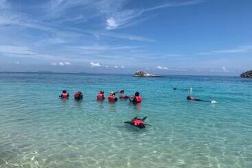 הוסטל Perhentian Village Inn