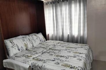 Апарт-отель Comfy 33 The Persimmon Studio