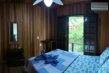 Hotel Ilha Do Mel Casa Suítes Com Ar E Cafe Da Manha