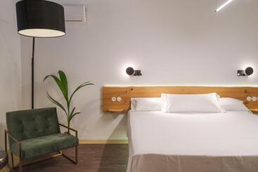 هتل La Moderna Suites