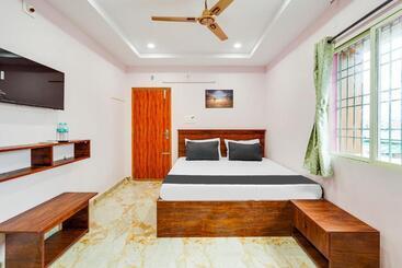 Fabhotel Chandu S Boutique   Nr Bus Stand