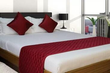 בית מלון כפרי Sahyadri Resort Naneghat