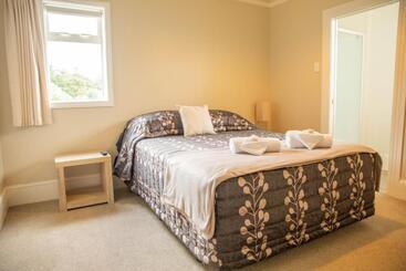 בית מלון כפרי The Wakefield Bar And Restaurant Ltd