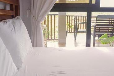 Bed and Breakfast B&r Hostel Nagtabon