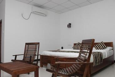 Отель Sigiriya Ranasinghe Nature Villa