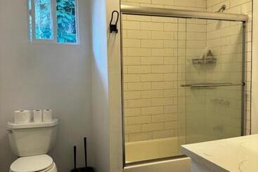 هاستل Green House