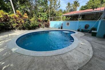 فندق صغير Hostal Tia Reyna