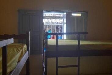 הוסטל Pousada Lindaura