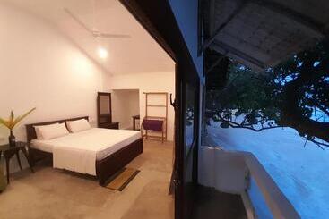 민박 Sooriya Villa