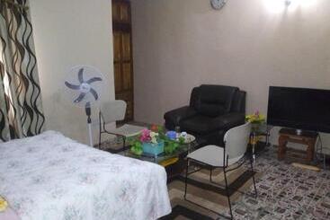 ペンション Tall Tree Lodge Freetown