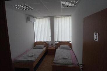 هتل آپارتمان Prenoćiste Borik