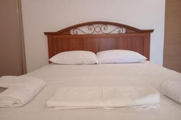 住宿加早餐  Room 1 Minute From City Center   Double Size Bed