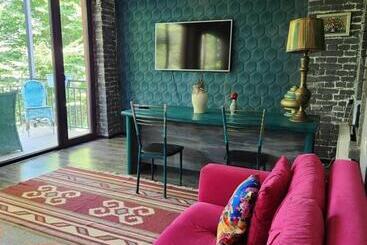 تختخواب و صبحانه თორო Thoreau