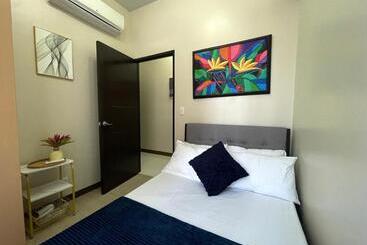 هتل آپارتمان Executive Luxury 2br Condo Unit In Mckinley Hill Bgc Taguig