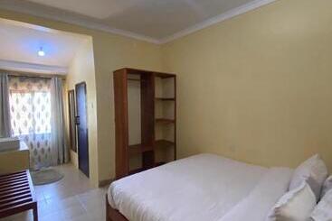 هتل Helens Luxury Resort