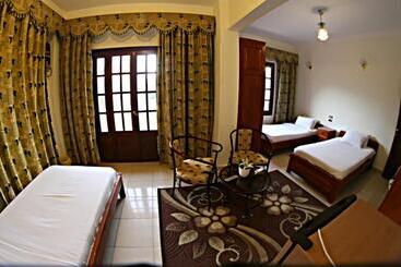 ホテル Luxor Hurghada Suite