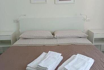 膳宿费 Domus Mares Camere Private