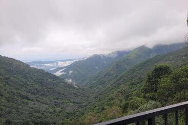 펜션 Eagle Heights Resort