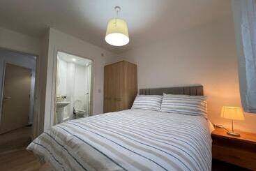 膳宿费 Kilnview Guesthouse Hanley & Staffordshire University