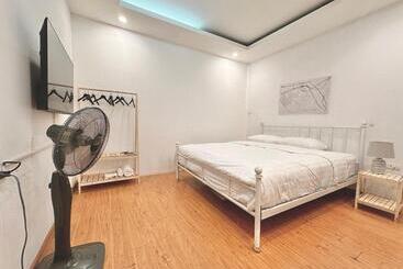 پانسیون Private Centrally Located