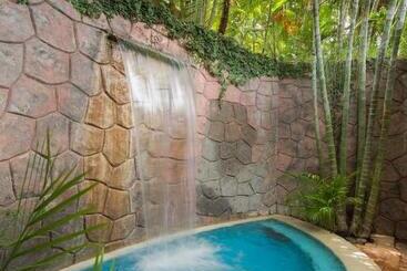 Celestia Suites Hotel At Leonia