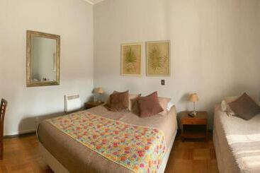 هتل Universitario