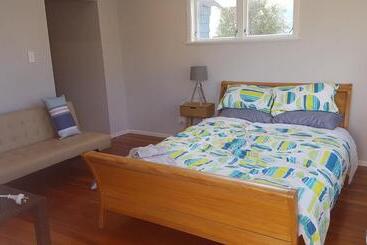 پانسیون Island Time