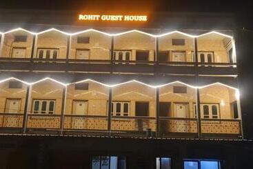 פנסיון Rohit Guest House