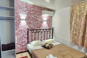 هتل آپارتمان Studio Bucuresti Centru