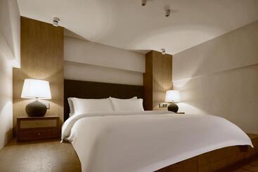 Vintage Attic Hotel Of Chongqing