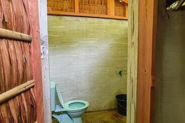 هاستل Shakabrah S Beachfront Dorm