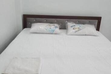 Goroomgo Hotel Raghubir Nikunj Homestay Ayodhya