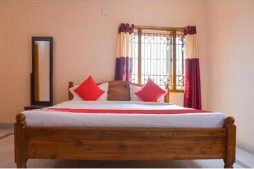 فندق Caroline Stay Near Kiit University Budget Friendly Couple Friendly Best Seller