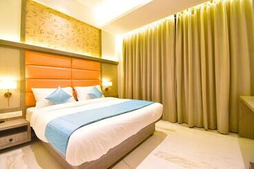 בית מלון כפרי Dhalia Club  Premium Thane