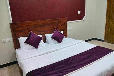 酒店 Fabexpress A2p Palace   Nr Botanical Garden