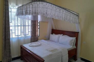 호텔 Solomon Village Lodge