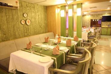 Апарт-отель Joy Suite   Exclusive Private 4 Star Ac Suite Inside Lotus 8 Hotel   3 Min Walk From Cochin Airport