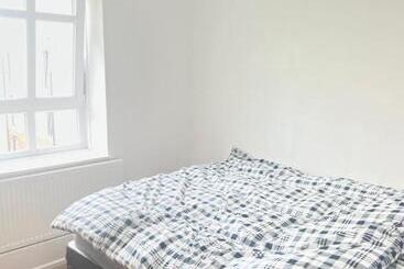 膳宿费 Collent House