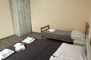 پانسیون Guest House Mukha