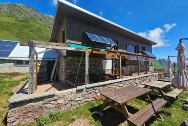 هاستل Refugio Del Meicín