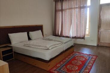 צימר Ewam Chunka Guest House Ladakh By Lexstays