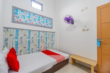 ホテル Oyo 94148 Forzando