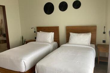 פנסיון Aamoda Rooms