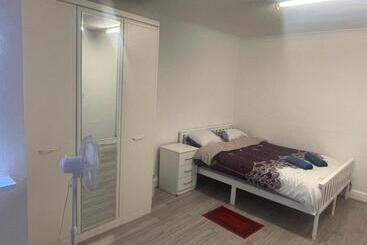 膳宿费 Baraka Edgware