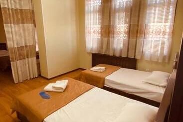 بنسيون Golubie Kupola With Terrace