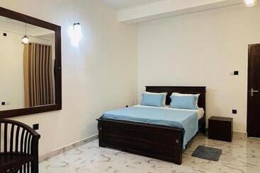 ペンション Sithumini Inn Guesthouse