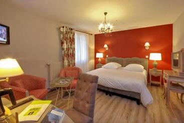 Отель Logis Hôtel Auberge De La Truffe