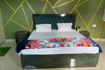 ホテル Limelight Restaurant Lawn ,lodge And Rooms