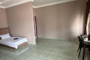 בית מלון כפרי Sasuka Chalet Pantai Pandak