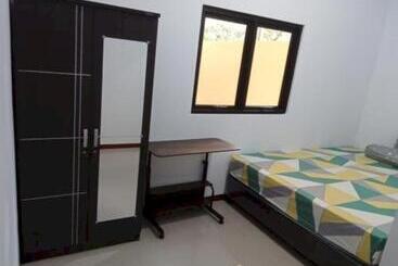 فندق Spot On 94166 Kost Bunda Syariah